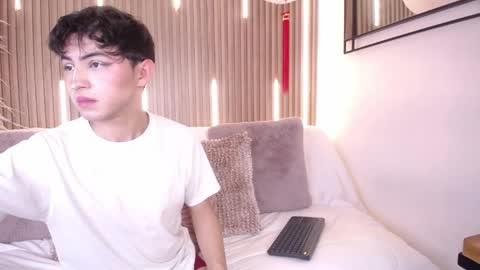 Cristopher  online show from April 6, 2026, 9:16 pm