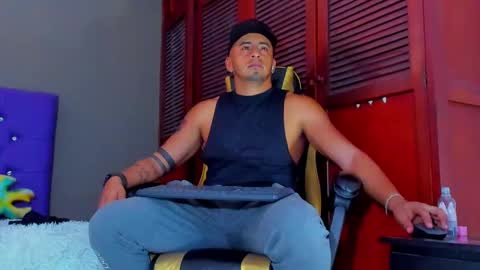Snapshot of cristophertompson chatting on December 22, 2024, 4:38 pm Say me Cris online show from December 22, 2024, 4:38 pm