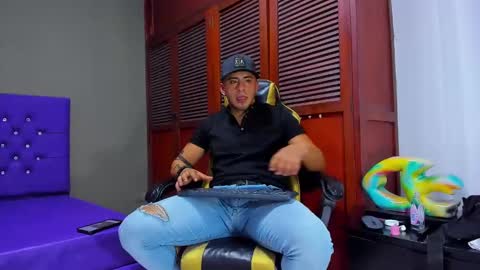 Snapshot of cristophertompson chatting on December 25, 2024, 4:54 pm Say me Cris online show from December 25, 2024, 4:54 pm