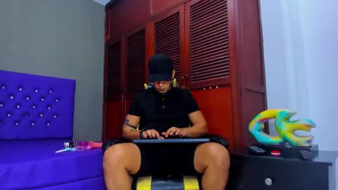 Snapshot of cristophertompson chatting on January 14, 2025, 12:45 pm Say me Cris online show from January 14, 2025, 12:45 pm