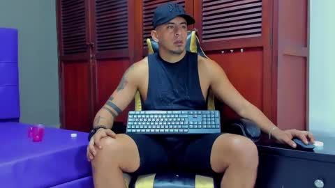 Snapshot of cristophertompson chatting on January 24, 2025, 1:03 pm Say me Cris online show from January 24, 2025, 1:03 pm