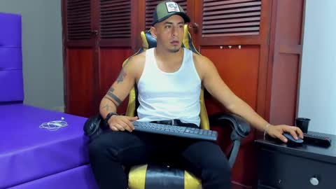 Snapshot of cristophertompson chatting on February 1, 2025, 1:09 pm Say me Cris online show from February 1, 2025, 1:09 pm