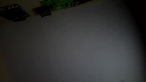 Critter2999LuvsFeet online show from December 15, 2025, 11:47 am