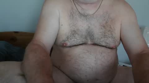 Snapshot of crowbarbi chatting on October 2, 2025, 6:26 pm Crowbarbi online show from October 2, 2025, 6:26 pm