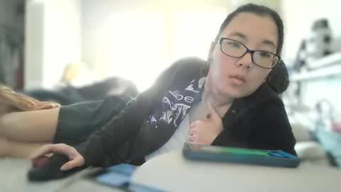 Crownandkat online show from February 7, 2026, 9:40 pm