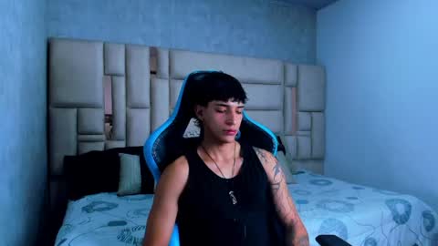 Croy online show from April 15, 2026, 9:26 pm