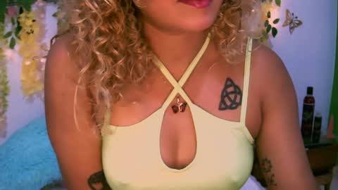 crysrus online show from February 26, 2025, 1:21 am