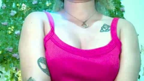 crysrus online show from June 1, 2026, 12:56 am