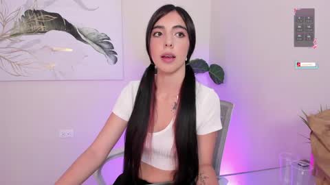 Snapshot of crystal_arlette chatting on June 1, 2026, 2:19 pm crystal_arlette online show from June 1, 2026, 2:19 pm