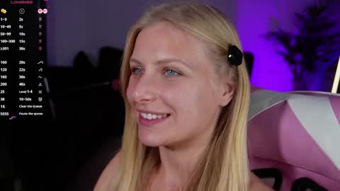 Crystal online show from April 10, 2026, 8:35 pm