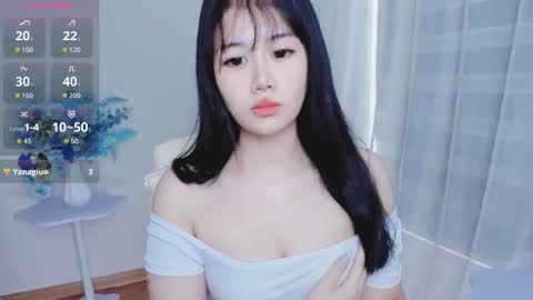 Snapshot of crystal_lea chatting on October 15, 2025, 1:28 am crystal_lea online show from October 15, 2025, 1:28 am