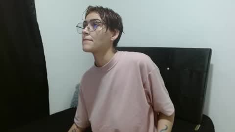 Snapshot of crystal_starx chatting on February 21, 2025, 2:50 am Crystal Blaze online show from February 21, 2025, 2:50 am