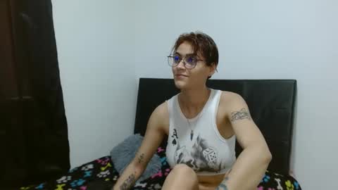 Snapshot of crystal_starx chatting on February 25, 2025, 7:47 pm Crystal Blaze online show from February 25, 2025, 7:47 pm