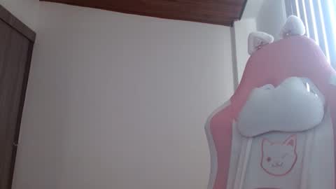 Snapshot of crystal_starx chatting on September 10, 2025, 1:00 pm Crystal Blaze online show from September 10, 2025, 1:00 pm