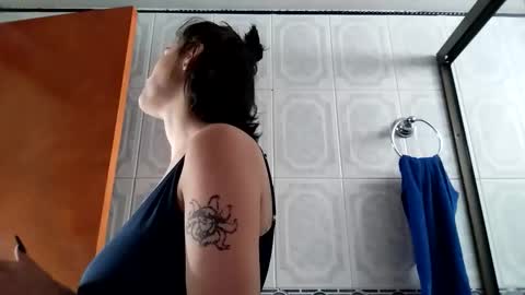 Snapshot of crystal_starx chatting on October 31, 2025, 12:17 pm Crystal Blaze online show from October 31, 2025, 12:17 pm