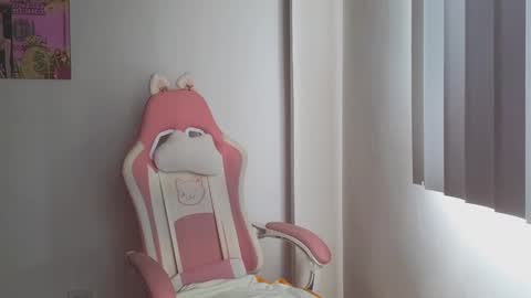 Snapshot of crystal_starx chatting on November 11, 2025, 4:18 pm Crystal Blaze online show from November 11, 2025, 4:18 pm