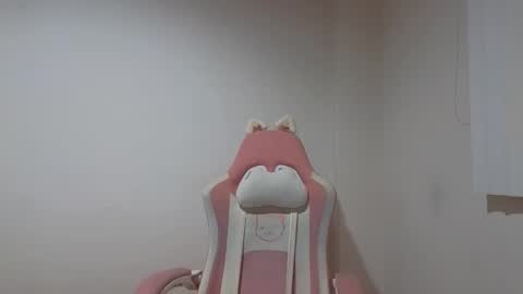 Snapshot of crystal_starx chatting on December 20, 2025, 9:27 am Crystal Blaze online show from December 20, 2025, 9:27 am