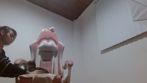 Snapshot of crystal_starx chatting on December 21, 2025, 9:16 am Crystal Blaze online show from December 21, 2025, 9:16 am