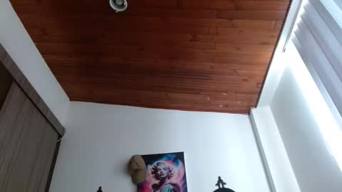 Snapshot of crystal_starx chatting on February 11, 2026, 3:50 pm Crystal Blaze online show from February 11, 2026, 3:50 pm