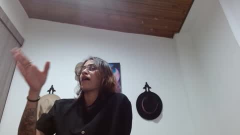 Snapshot of crystal_starx chatting on February 14, 2026, 11:01 pm Crystal Blaze online show from February 14, 2026, 11:01 pm