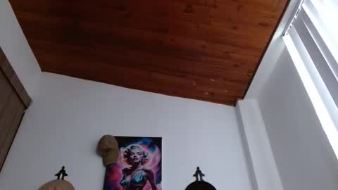 Snapshot of crystal_starx chatting on February 15, 2026, 11:52 am Crystal Blaze online show from February 15, 2026, 11:52 am