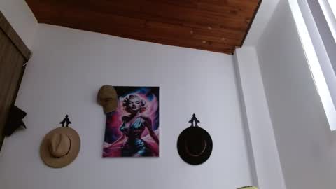 Snapshot of crystal_starx chatting on February 16, 2026, 12:01 pm Crystal Blaze online show from February 16, 2026, 12:01 pm