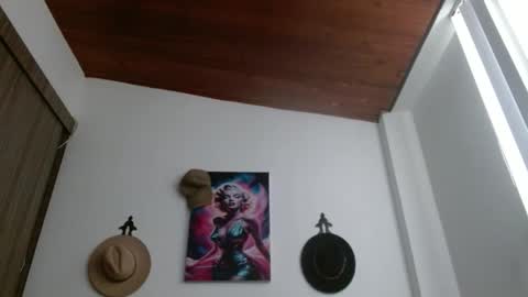 Snapshot of crystal_starx chatting on February 25, 2026, 11:53 am Crystal Blaze online show from February 25, 2026, 11:53 am