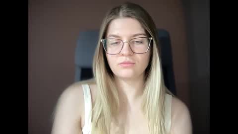 crystalblush01 online show from March 7, 2026, 7:00 pm