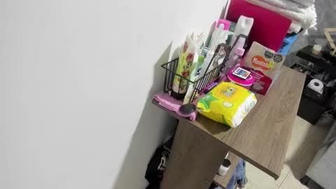 Crystal online show from February 19, 2026, 4:25 pm