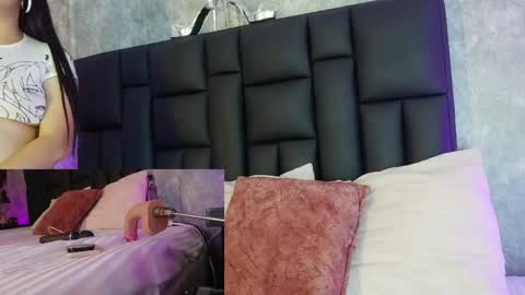 Snapshot of crystalboow chatting on April 23, 2026, 7:27 pm Crystal online show from April 23, 2026, 7:27 pm