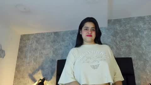 Snapshot of crystalboow chatting on May 13, 2026, 4:48 pm Crystal online show from May 13, 2026, 4:48 pm