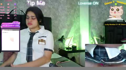 Snapshot of crystalboow chatting on May 21, 2026, 6:37 pm Crystal online show from May 21, 2026, 6:37 pm