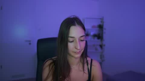 Snapshot of crystalbrunette18 chatting on April 13, 2026, 7:52 pm Crystalbrunette18 online show from April 13, 2026, 7:52 pm
