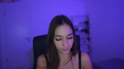 Snapshot of crystalbrunette18 chatting on April 27, 2026, 7:45 pm Crystalbrunette18 online show from April 27, 2026, 7:45 pm