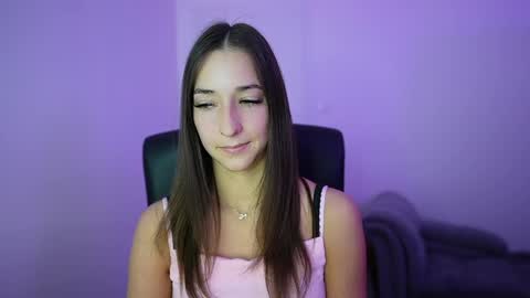Snapshot of crystalbrunette18 chatting on May 22, 2026, 1:06 pm Crystalbrunette18 online show from May 22, 2026, 1:06 pm