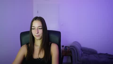 Crystalbrunette18 online show from June 27, 2026, 6:35 pm