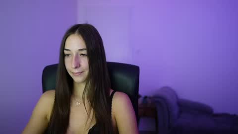 Crystalbrunette18 online show from July 16, 2026, 1:17 pm