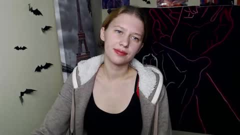 Stella online show from November 7, 2025, 1:33 pm