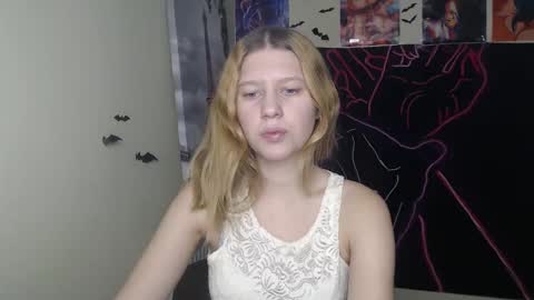 Stella online show from November 25, 2025, 7:19 am