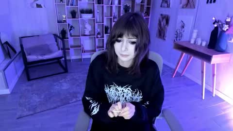 crystallbloom online show from October 1, 2025, 1:11 am