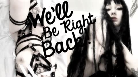 Snapshot of crystalsomnia chatting on November 17, 2025, 11:49 am Sasha Make me moan with patterns good music here online show from November 17, 2025, 11:49 am