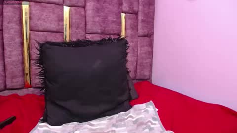 Snapshot of crystaltemptress chatting on February 25, 2025, 6:53 pm ASHLEY online show from February 25, 2025, 6:53 pm