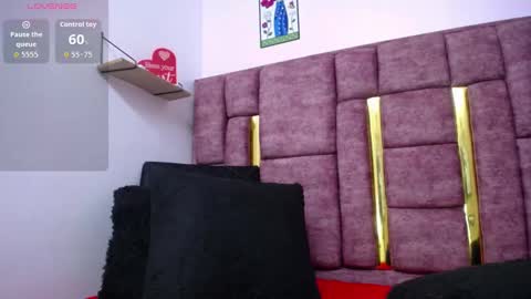 Snapshot of crystaltemptress chatting on October 4, 2025, 7:23 pm ASHLEY online show from October 4, 2025, 7:23 pm