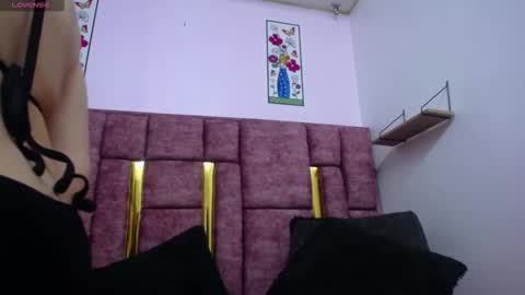 Snapshot of crystaltemptress chatting on January 6, 2026, 7:39 pm ASHLEY online show from January 6, 2026, 7:39 pm