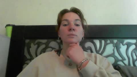 Snapshot of crystalvelvet chatting on May 15, 2026, 3:19 pm crystalvelvet online show from May 15, 2026, 3:19 pm