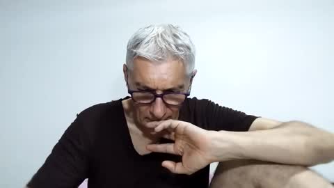 Snapshot of cucaio18 chatting on April 25, 2026, 3:31 am BIG UNCUT HARD COCK online show from April 25, 2026, 3:31 am