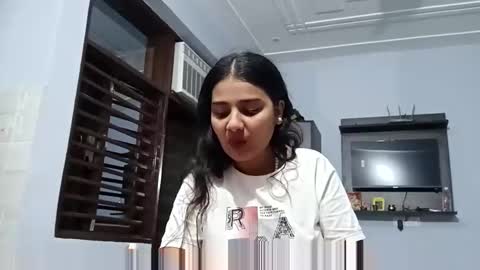 cuddlemuffins online show from February 24, 2026, 3:54 pm