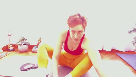 Snapshot of cuddlingbunnny chatting on December 9, 2024, 5:41 pm Leonela online show from December 9, 2024, 5:41 pm