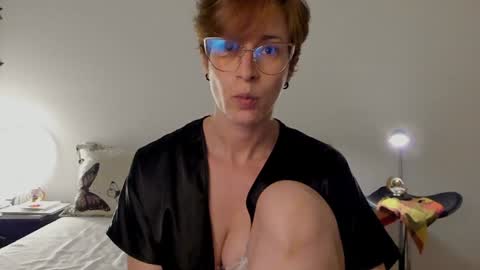 Snapshot of cuddlingbunnny chatting on January 3, 2025, 9:15 pm Leonela online show from January 3, 2025, 9:15 pm