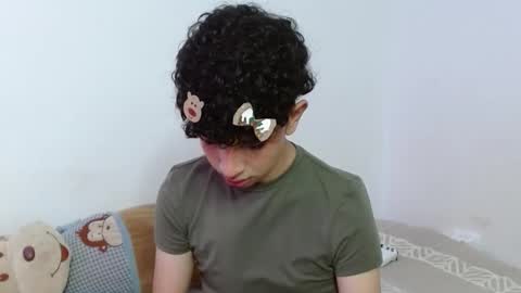 Cuddly online show from December 21, 2025, 5:47 am